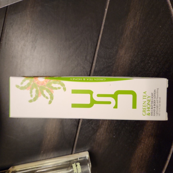 NICOLE LEE Nikky Cosmetic/Toiletry Pouch Gift Set NWT - Picture 7 of 14